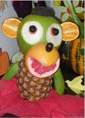 Figurină din fructe-Maimutica